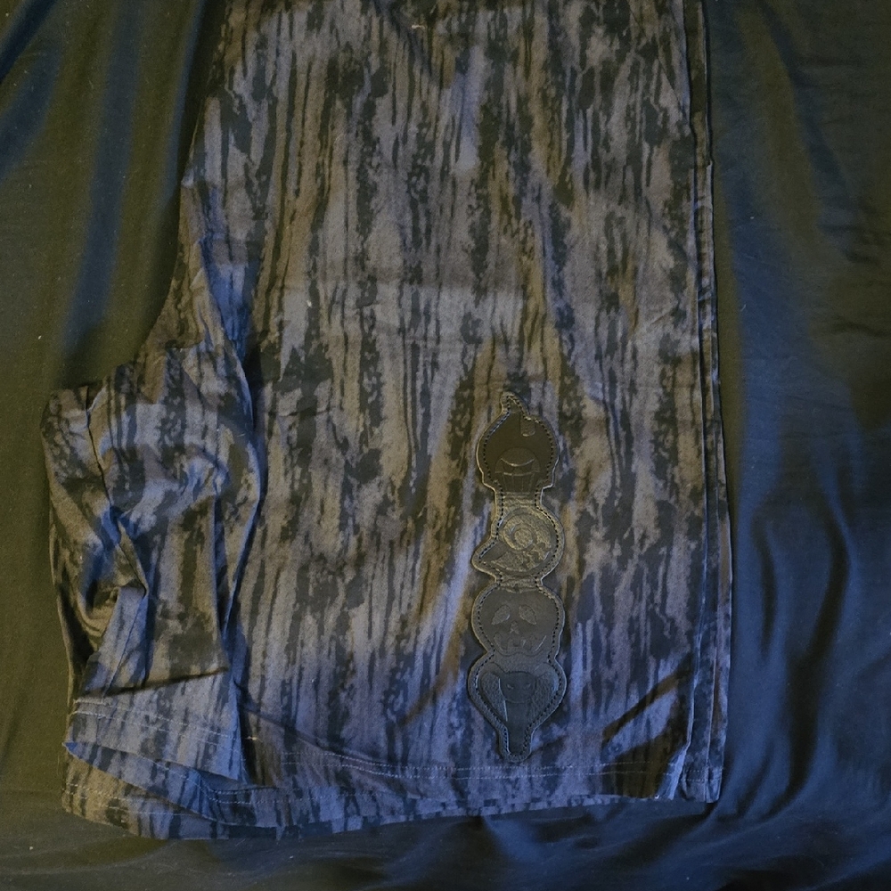 Disney Parks Shorts Mens XL Gray Villains Halloween Hades Jafar Ursula Cotton
